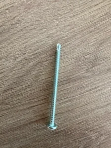 Alternate toggle bolt