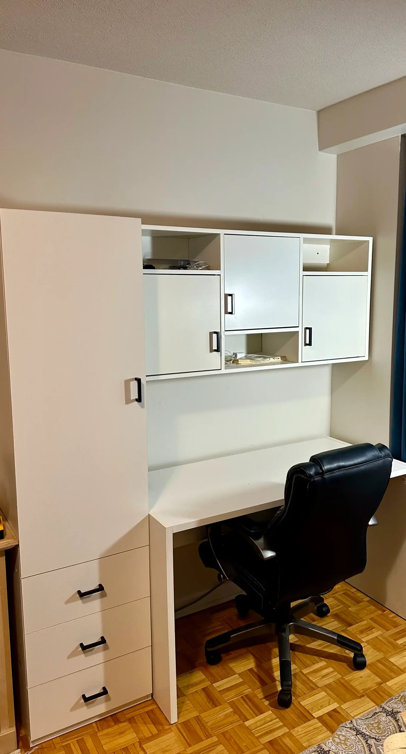 image of Interior installation artwork and framing in canada in jan-handyman's website